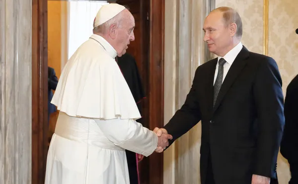 Pope Francis and Vladimir Putin
